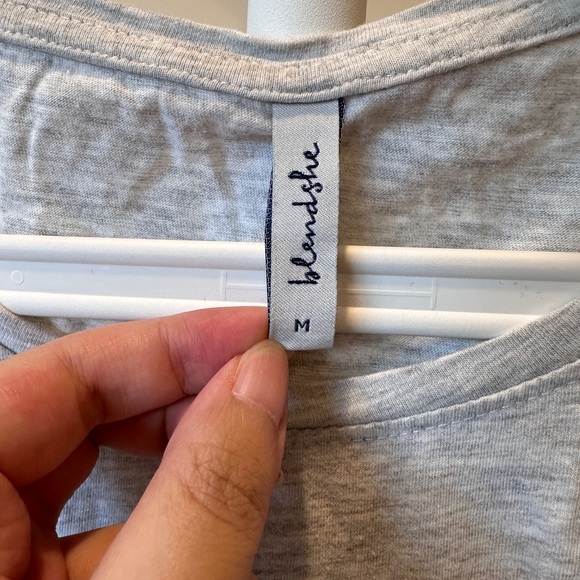 Simple top - Picture 2 of 2